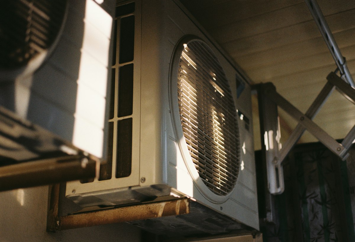 Outdoor air conditioning condenser unit